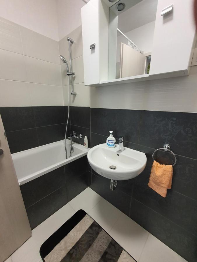 Park West Apartment - Free Parking Budapeşte Dış mekan fotoğraf